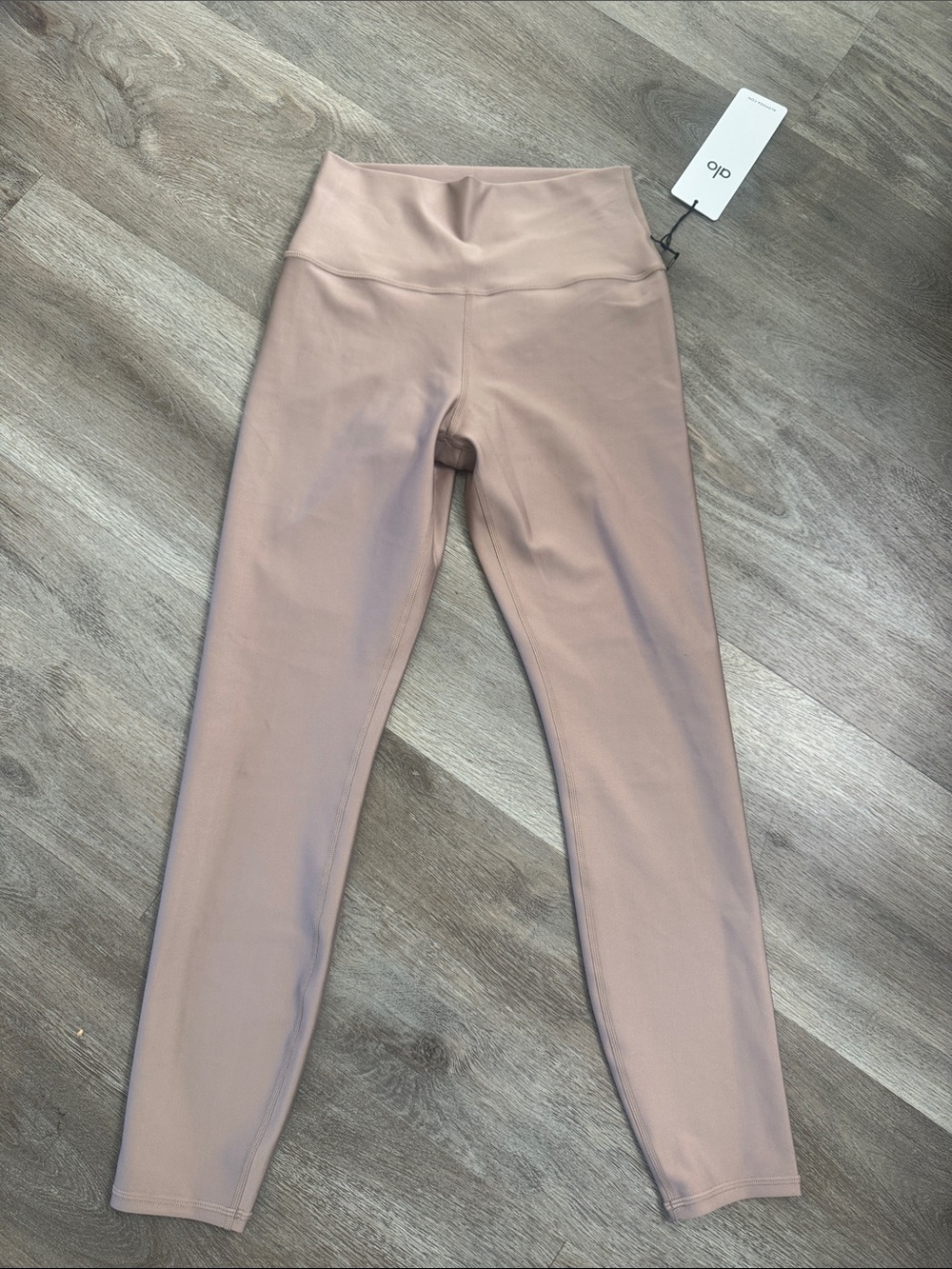 ALO Yoga High-Rise Leggings in Taupe
